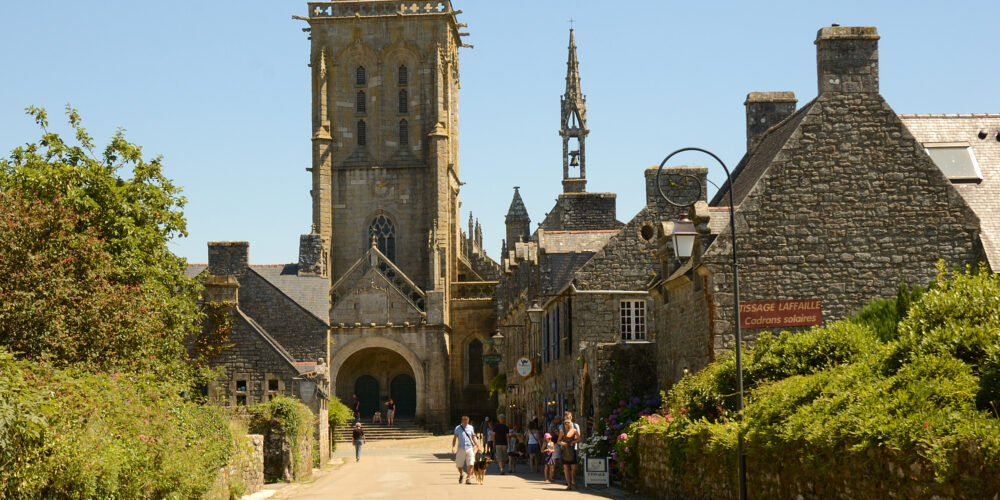 Eglise de Saint ronan à Locronan
PA00090077
http://www.culture.gouv.fr/public/mistral/merimee_fr?ACTION=CHERCHER&FIELD_1=REF&VALUE_1=PA00090077
Wiki loves monuments